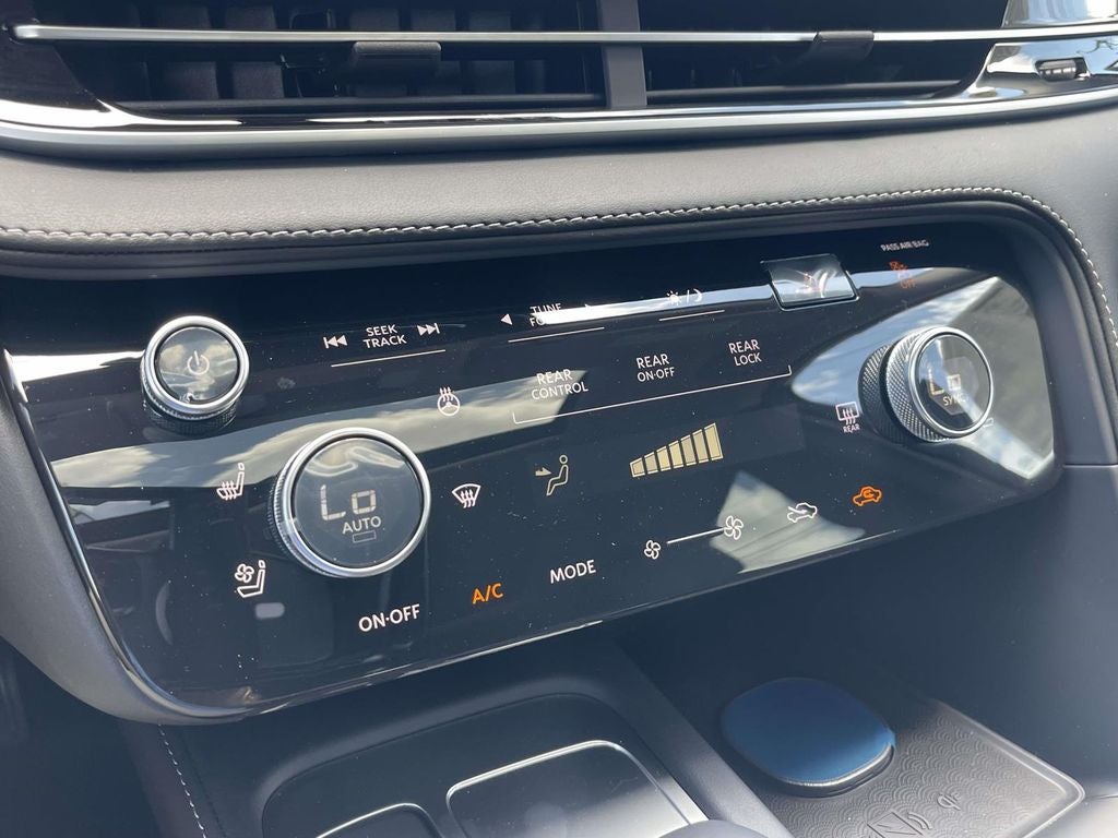 2027 INFINITI QX60 LUXE