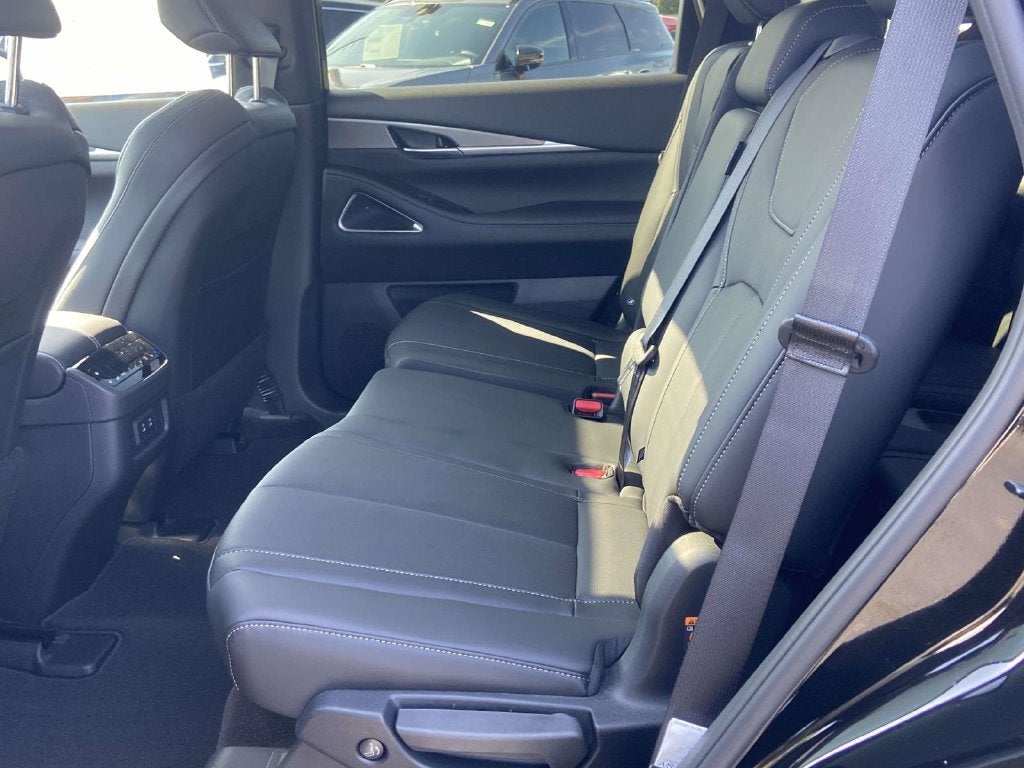 2027 INFINITI QX60 Luxe AWD