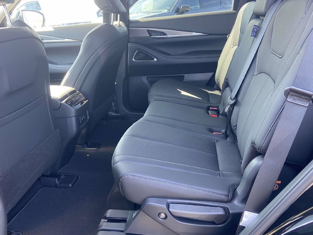 2027 INFINITI QX60 Luxe AWD