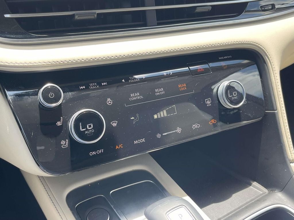 2025 INFINITI QX60 LUXE