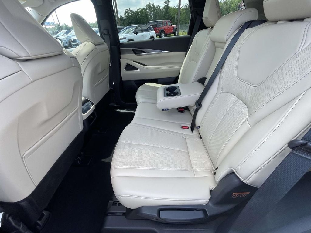 2025 INFINITI QX60 LUXE