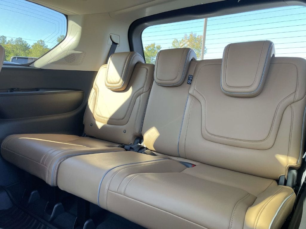 2027 INFINITI QX80 Luxe 4WD
