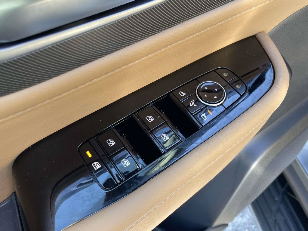 2027 INFINITI QX80 Luxe 4WD