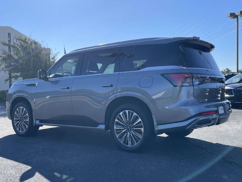 2027 INFINITI QX80 Luxe 4WD