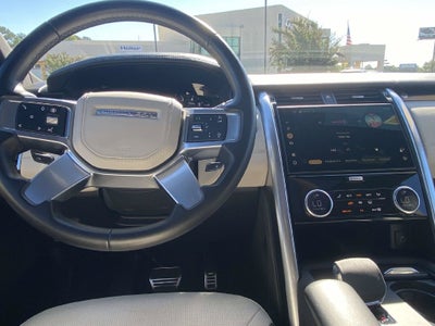 2024 Land Rover Discovery Metropolitan Edition