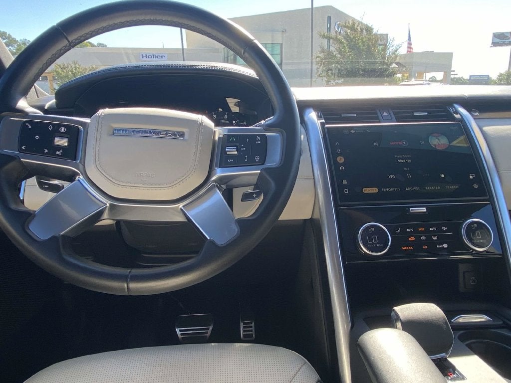 2024 Land Rover Discovery Metropolitan Edition