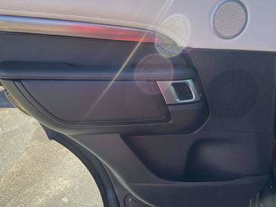 2024 Land Rover Discovery Metropolitan Edition