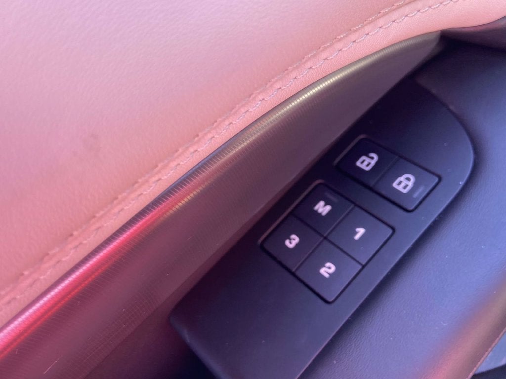 2024 Land Rover Discovery Metropolitan Edition