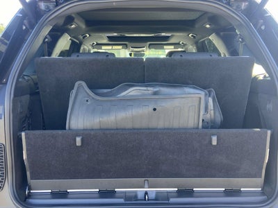 2024 Land Rover Discovery Metropolitan Edition