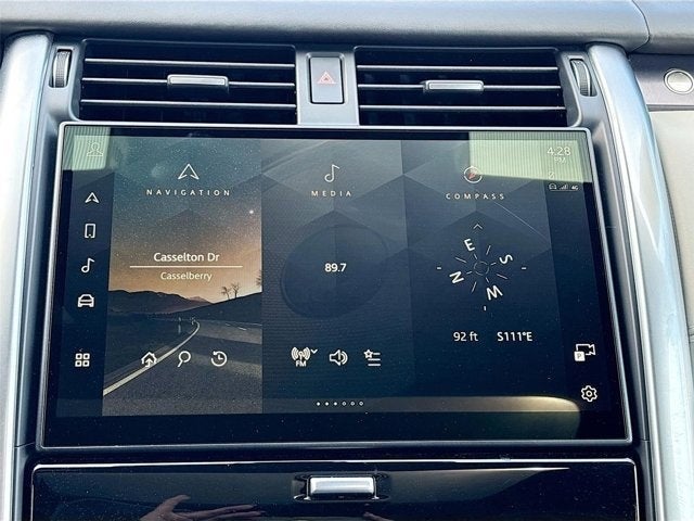 2024 Land Rover Discovery Metropolitan Edition