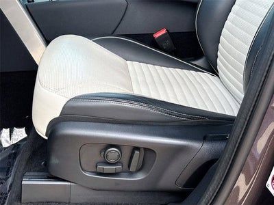 2024 Land Rover Discovery Metropolitan Edition