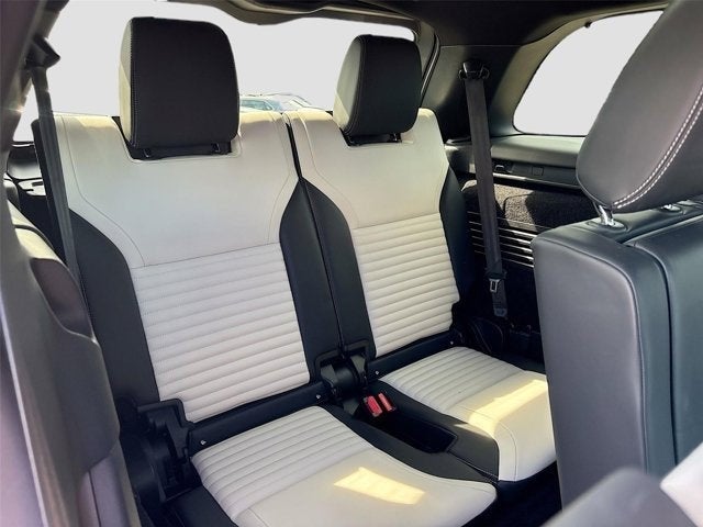 2024 Land Rover Discovery Metropolitan Edition