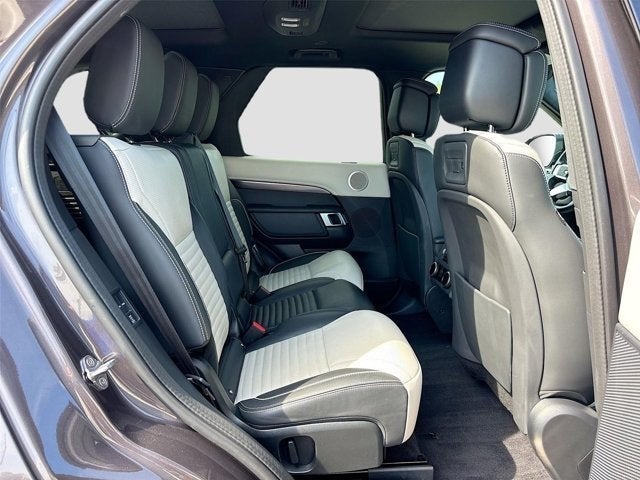 2024 Land Rover Discovery Metropolitan Edition