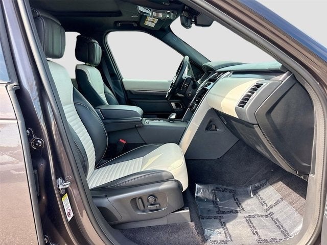 2024 Land Rover Discovery Metropolitan Edition