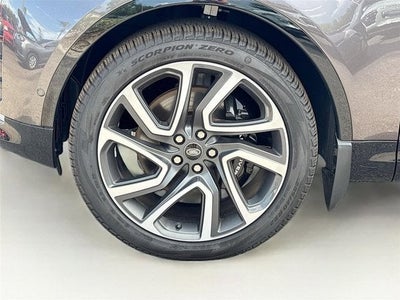 2024 Land Rover Discovery Metropolitan Edition