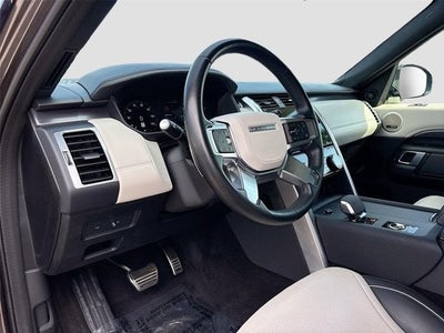 2024 Land Rover Discovery Metropolitan Edition